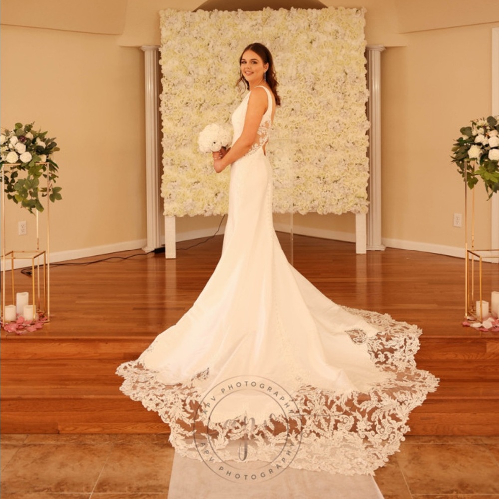 Wedding dress